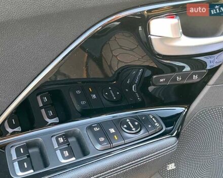 Коричневий Кіа Niro, об'ємом двигуна 1.58 л та пробігом 150 тис. км за 16500 $, фото 11 на Automoto.ua