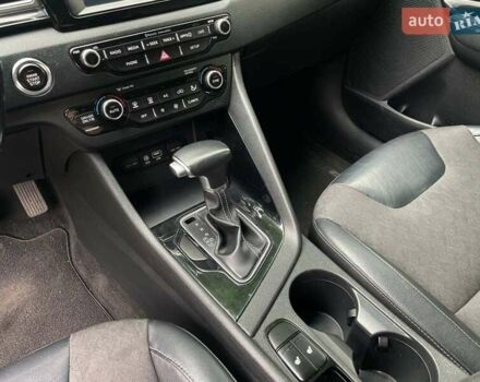 Коричневый Киа Niro, объемом двигателя 1.6 л и пробегом 134 тыс. км за 14270 $, фото 23 на Automoto.ua
