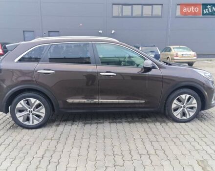 Коричневый Киа Niro, объемом двигателя 0 л и пробегом 118 тыс. км за 18200 $, фото 11 на Automoto.ua