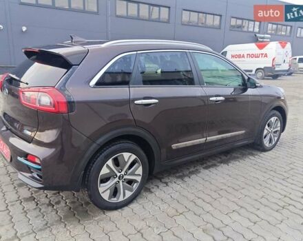 Коричневый Киа Niro, объемом двигателя 0 л и пробегом 118 тыс. км за 18200 $, фото 10 на Automoto.ua
