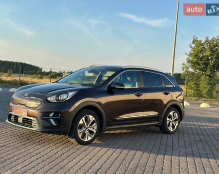 Коричневий Кіа Niro, об'ємом двигуна 0 л та пробігом 135 тис. км за 15999 $, фото 9 на Automoto.ua