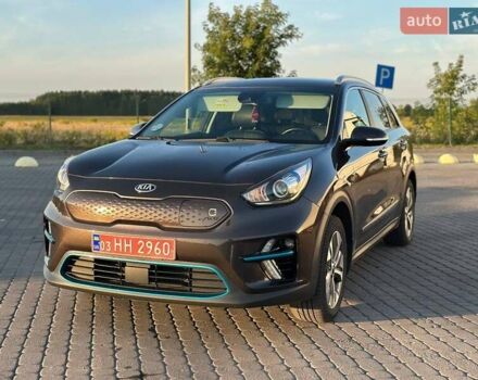 Коричневий Кіа Niro, об'ємом двигуна 0 л та пробігом 135 тис. км за 15999 $, фото 23 на Automoto.ua