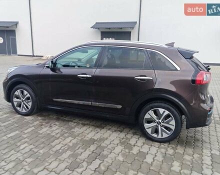 Коричневый Киа Niro, объемом двигателя 0 л и пробегом 118 тыс. км за 18200 $, фото 4 на Automoto.ua