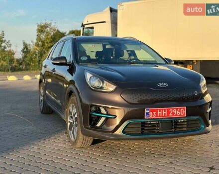 Коричневий Кіа Niro, об'ємом двигуна 0 л та пробігом 135 тис. км за 15999 $, фото 18 на Automoto.ua