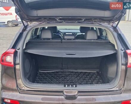 Коричневый Киа Niro, объемом двигателя 0 л и пробегом 118 тыс. км за 18200 $, фото 75 на Automoto.ua