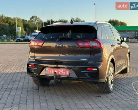 Коричневий Кіа Niro, об'ємом двигуна 0 л та пробігом 135 тис. км за 15999 $, фото 5 на Automoto.ua
