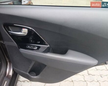 Коричневый Киа Niro, объемом двигателя 0 л и пробегом 118 тыс. км за 18200 $, фото 44 на Automoto.ua