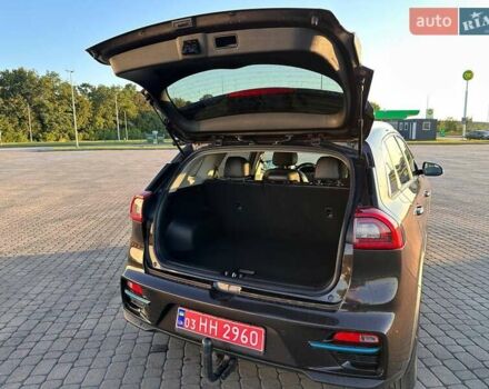 Коричневий Кіа Niro, об'ємом двигуна 0 л та пробігом 135 тис. км за 15999 $, фото 30 на Automoto.ua