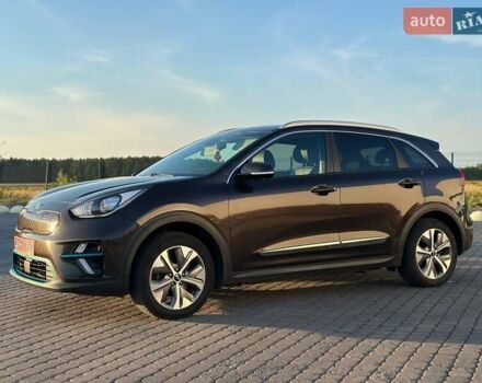 Коричневий Кіа Niro, об'ємом двигуна 0 л та пробігом 135 тис. км за 15999 $, фото 1 на Automoto.ua