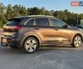 Коричневий Кіа Niro, об'ємом двигуна 0 л та пробігом 135 тис. км за 15999 $, фото 20 на Automoto.ua