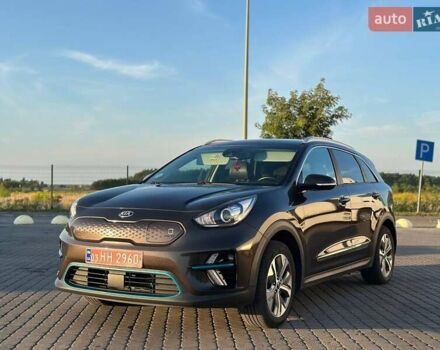 Коричневий Кіа Niro, об'ємом двигуна 0 л та пробігом 135 тис. км за 15999 $, фото 4 на Automoto.ua