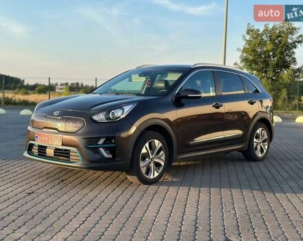 Коричневий Кіа Niro, об'ємом двигуна 0 л та пробігом 135 тис. км за 15999 $, фото 26 на Automoto.ua