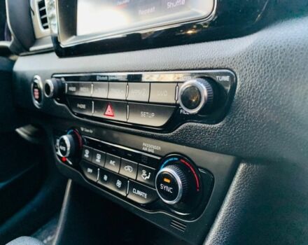 Красный Киа Niro, объемом двигателя 1.6 л и пробегом 168 тыс. км за 13900 $, фото 15 на Automoto.ua