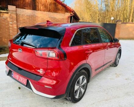 Красный Киа Niro, объемом двигателя 1.6 л и пробегом 168 тыс. км за 13900 $, фото 5 на Automoto.ua