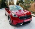 Красный Киа Niro, объемом двигателя 1.6 л и пробегом 168 тыс. км за 13900 $, фото 1 на Automoto.ua