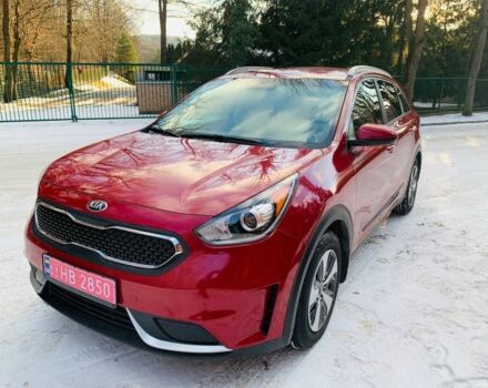 Красный Киа Niro, объемом двигателя 1.6 л и пробегом 168 тыс. км за 13900 $, фото 2 на Automoto.ua