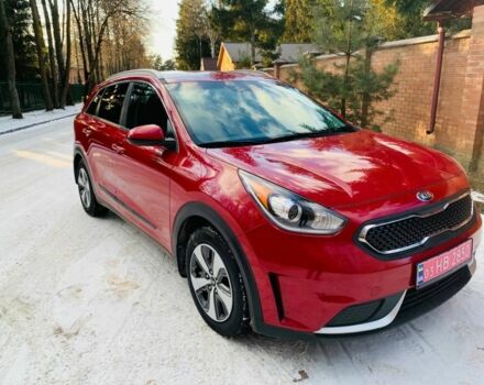 Красный Киа Niro, объемом двигателя 1.6 л и пробегом 168 тыс. км за 13900 $, фото 3 на Automoto.ua