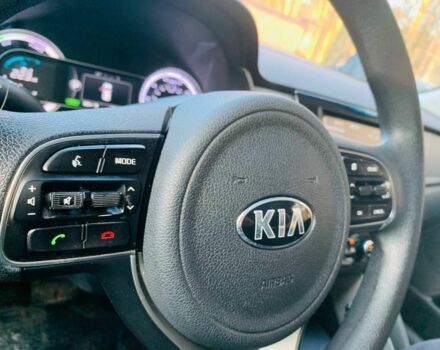 Красный Киа Niro, объемом двигателя 1.6 л и пробегом 168 тыс. км за 13900 $, фото 14 на Automoto.ua