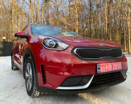 Красный Киа Niro, объемом двигателя 1.6 л и пробегом 168 тыс. км за 13900 $, фото 4 на Automoto.ua