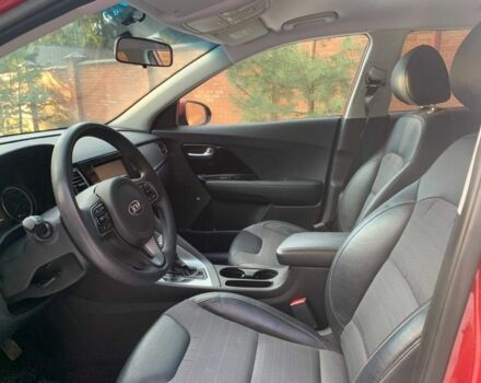 Красный Киа Niro, объемом двигателя 1.6 л и пробегом 168 тыс. км за 13900 $, фото 9 на Automoto.ua