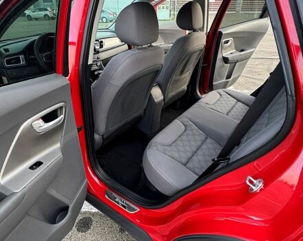Красный Киа Niro, объемом двигателя 1.6 л и пробегом 132 тыс. км за 15300 $, фото 5 на Automoto.ua