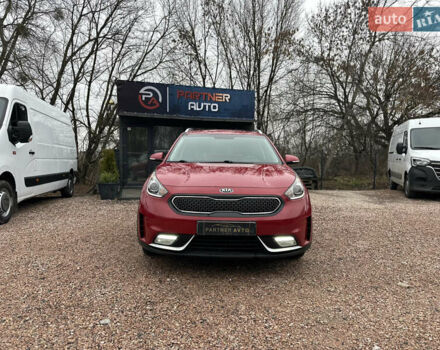 Красный Киа Niro, объемом двигателя 1.58 л и пробегом 190 тыс. км за 13000 $, фото 2 на Automoto.ua