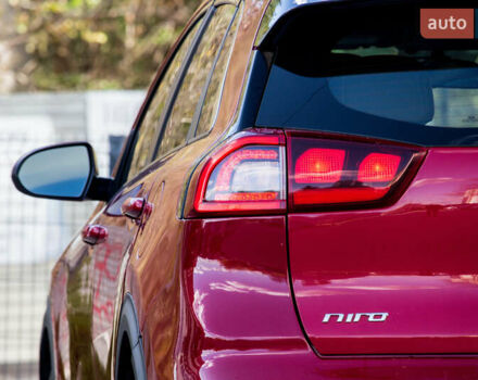Красный Киа Niro, объемом двигателя 1.58 л и пробегом 56 тыс. км за 14500 $, фото 20 на Automoto.ua