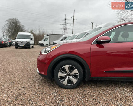 Красный Киа Niro, объемом двигателя 1.58 л и пробегом 190 тыс. км за 13000 $, фото 4 на Automoto.ua