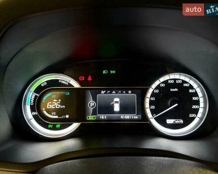 Червоний Кіа Niro, об'ємом двигуна 1.58 л та пробігом 417 тис. км за 15000 $, фото 5 на Automoto.ua