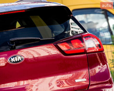 Красный Киа Niro, объемом двигателя 1.58 л и пробегом 56 тыс. км за 14500 $, фото 19 на Automoto.ua