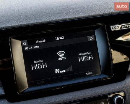 Красный Киа Niro, объемом двигателя 1.58 л и пробегом 56 тыс. км за 14500 $, фото 43 на Automoto.ua