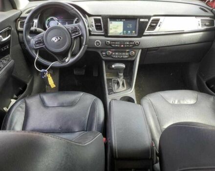 Красный Киа Niro, объемом двигателя 1.6 л и пробегом 75 тыс. км за 3800 $, фото 5 на Automoto.ua