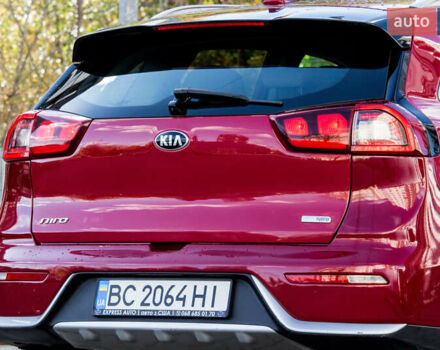 Красный Киа Niro, объемом двигателя 1.58 л и пробегом 56 тыс. км за 14500 $, фото 18 на Automoto.ua