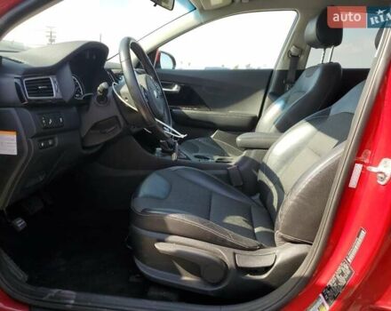 Красный Киа Niro, объемом двигателя 1.58 л и пробегом 163 тыс. км за 3000 $, фото 6 на Automoto.ua