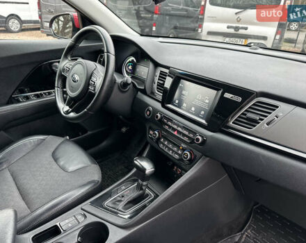Красный Киа Niro, объемом двигателя 1.58 л и пробегом 190 тыс. км за 13000 $, фото 32 на Automoto.ua