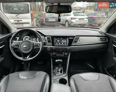Красный Киа Niro, объемом двигателя 1.58 л и пробегом 190 тыс. км за 13000 $, фото 28 на Automoto.ua