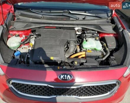 Красный Киа Niro, объемом двигателя 1.58 л и пробегом 163 тыс. км за 3000 $, фото 10 на Automoto.ua