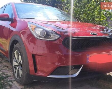 Красный Киа Niro, объемом двигателя 1.58 л и пробегом 68 тыс. км за 14999 $, фото 4 на Automoto.ua