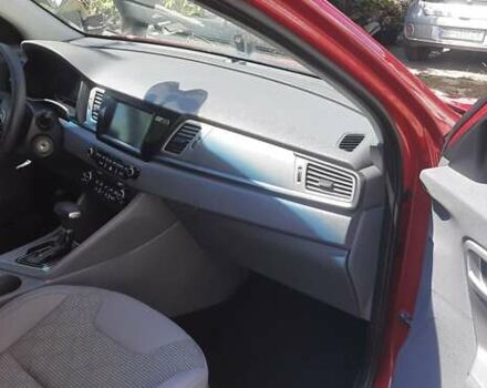 Красный Киа Niro, объемом двигателя 1.58 л и пробегом 68 тыс. км за 14999 $, фото 2 на Automoto.ua