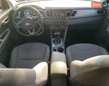 Кіа Niro 2017 у Львові на Automoto.ua Червоний Кіа Niro, об'ємом двигуна 1.58 л та пробігом 137 тис. км за 3000 $, фото 7 на Automoto.ua