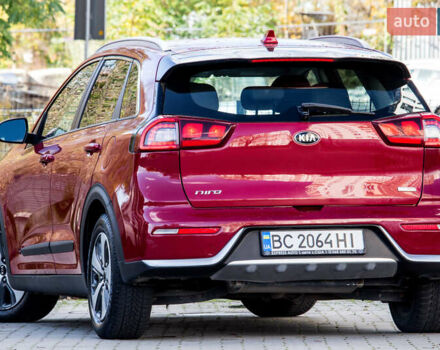 Красный Киа Niro, объемом двигателя 1.58 л и пробегом 56 тыс. км за 14500 $, фото 22 на Automoto.ua