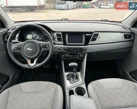 Червоний Кіа Niro, об'ємом двигуна 1.58 л та пробігом 168 тис. км за 14900 $, фото 9 на Automoto.ua