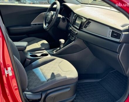 Красный Киа Niro, объемом двигателя 1.6 л и пробегом 82 тыс. км за 17290 $, фото 27 на Automoto.ua