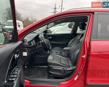 Красный Киа Niro, объемом двигателя 1.58 л и пробегом 190 тыс. км за 13000 $, фото 16 на Automoto.ua