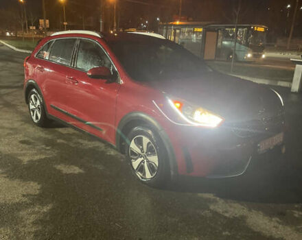 Червоний Кіа Niro, об'ємом двигуна 1.6 л та пробігом 180 тис. км за 12800 $, фото 6 на Automoto.ua