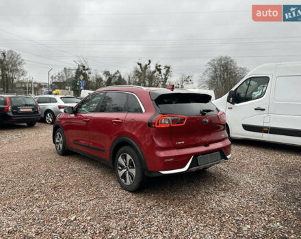 Красный Киа Niro, объемом двигателя 1.58 л и пробегом 190 тыс. км за 13000 $, фото 7 на Automoto.ua