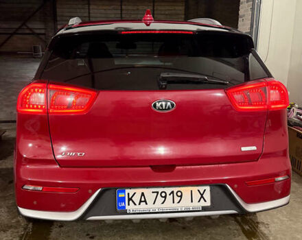 Червоний Кіа Niro, об'ємом двигуна 1.58 л та пробігом 417 тис. км за 15000 $, фото 4 на Automoto.ua