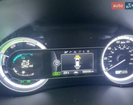 Червоний Кіа Niro, об'ємом двигуна 1.58 л та пробігом 94 тис. км за 17400 $, фото 17 на Automoto.ua