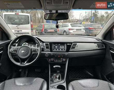Красный Киа Niro, объемом двигателя 1.58 л и пробегом 190 тыс. км за 13000 $, фото 29 на Automoto.ua