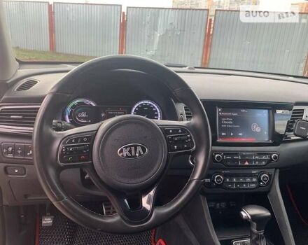 Червоний Кіа Niro, об'ємом двигуна 1.6 л та пробігом 148 тис. км за 19111 $, фото 15 на Automoto.ua